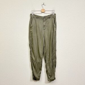 EVERLANE The Chino Buttersoft Pants Kalamata HR Tapered Relaxed